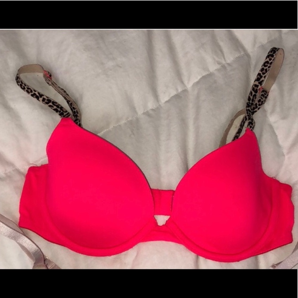 Pink/Victoria’s Secret bra